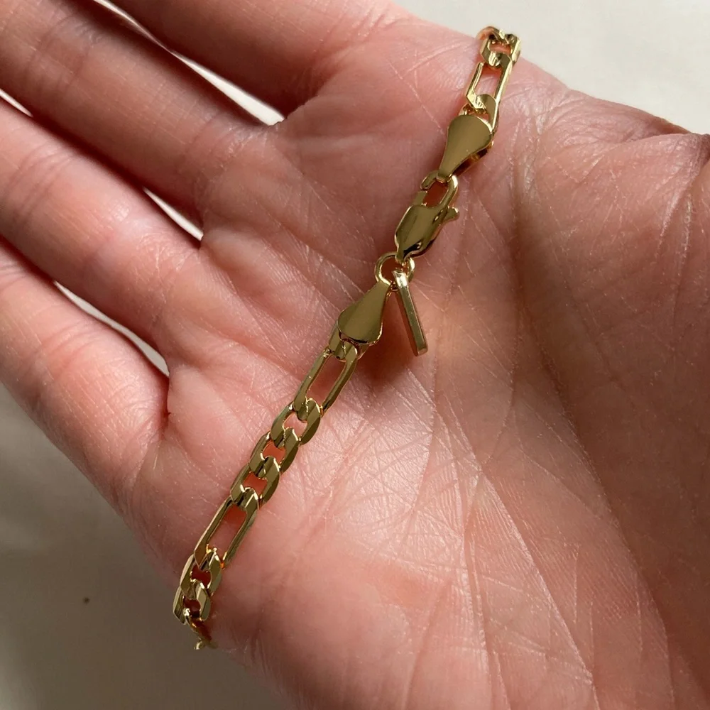 NEW Vanessa Mooney gold figaro layering stacking chain bracelet gold - Picture 4 of 7
